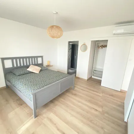 Apartment T5 Renove A 4 Min De La