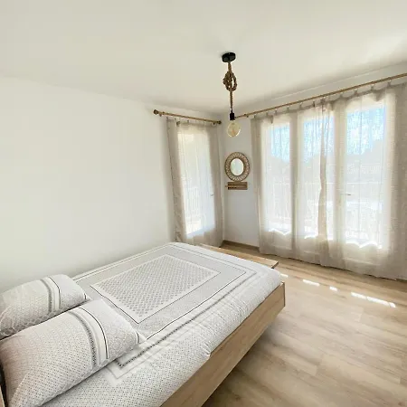 شقة T5 Renove A 4 Min De La